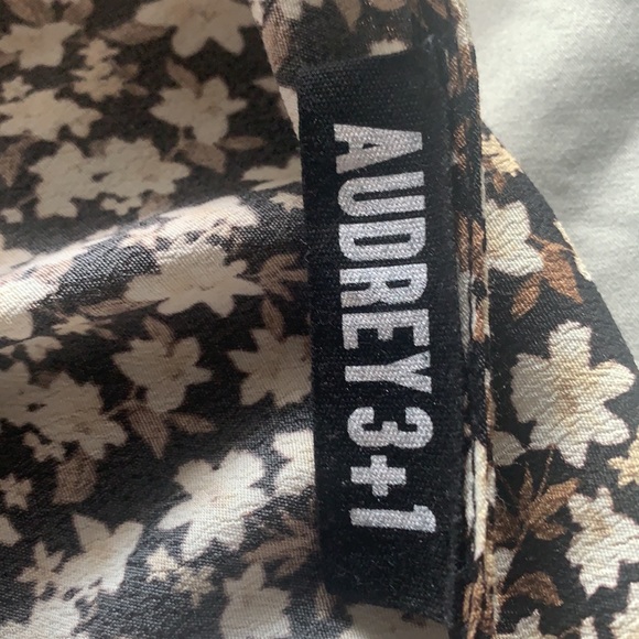 Audrey 3+1 floral dress size small (it fits like a small) - Picture 3 of 4